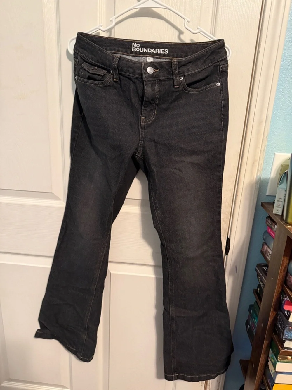 No Boundaries Women's Black Flare Jeans - Picture 1 of 3
